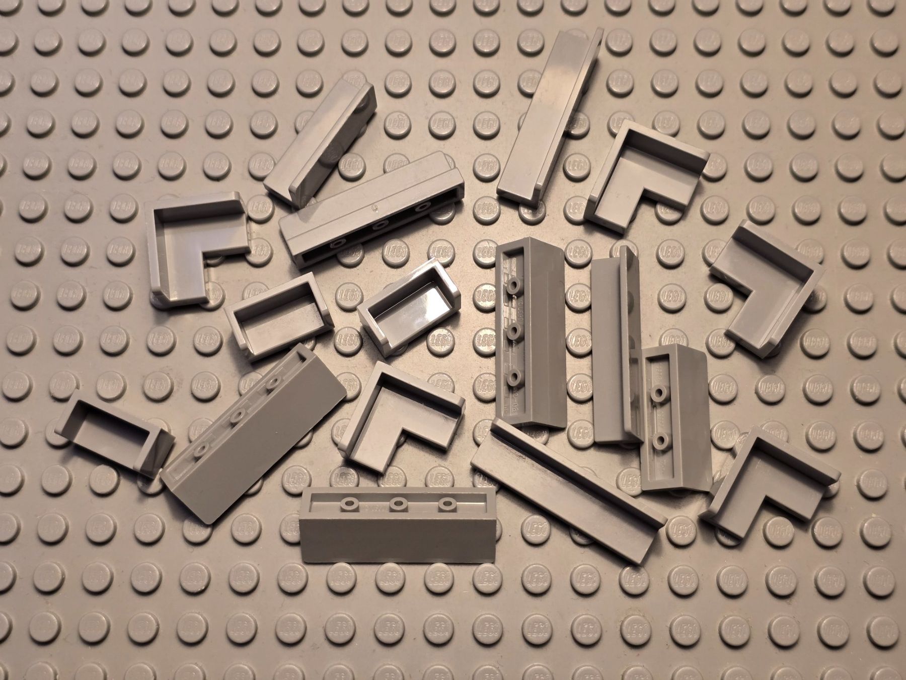 Lego Kit di costruzioni: Lego 17x Paneel divers hellgrau – Usato da Basel venduto da Swi-7621
