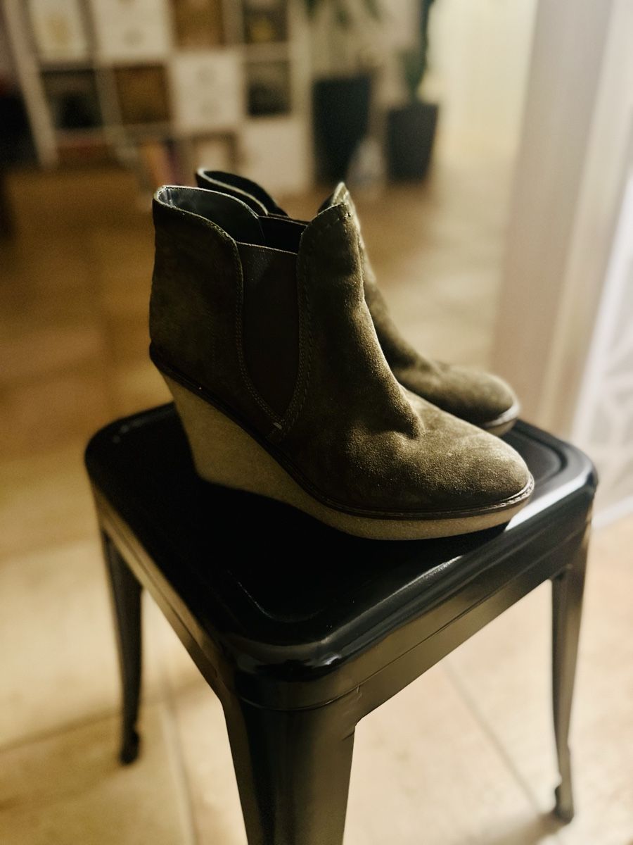 Scarpe da donna: Wildleder Keilstiefeletten Gr. 38 – Usato da Uetikon am See venduto da Mici_Ki 4