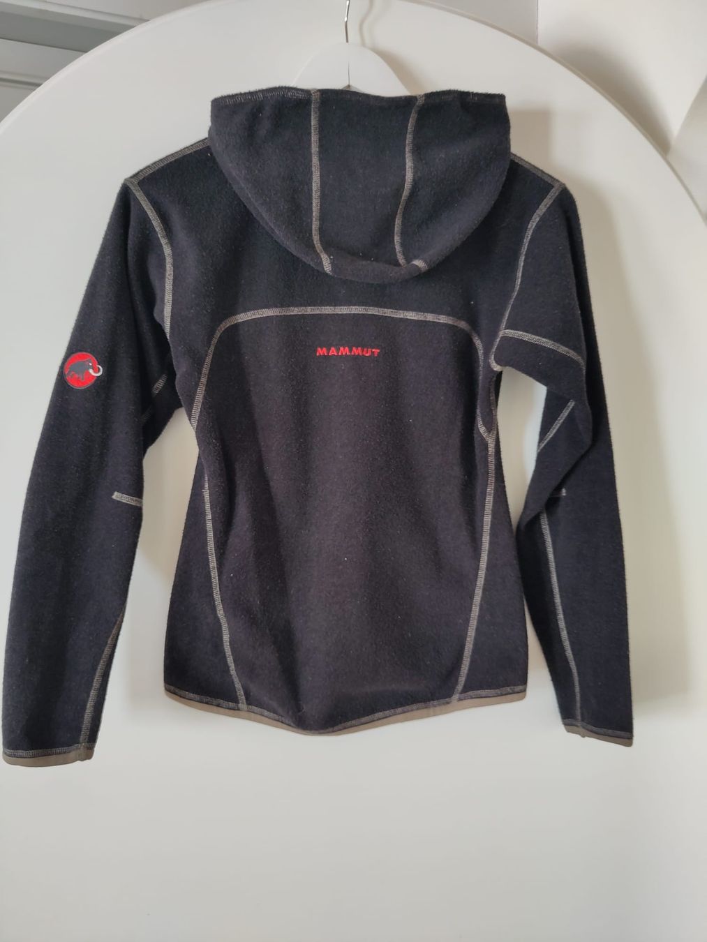 Mammut Giacche: Veste polaire noire Mammut – Usato da Lausanne venduto da HelenaK 1