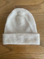 Winter Warmth: Soft White Knit Beanie - with Alpaca wooll