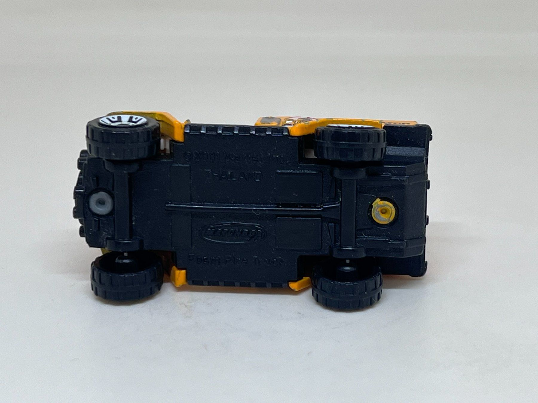 Matchbox Modellini d'auto: Matchbox Foam Fire Truck #576 – Usato da Wildegg venduto da LaaBoutique 3