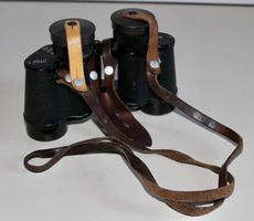 Fernglas Kern Aarau Armee-Modell 8x30, gebraucht, mit Etui