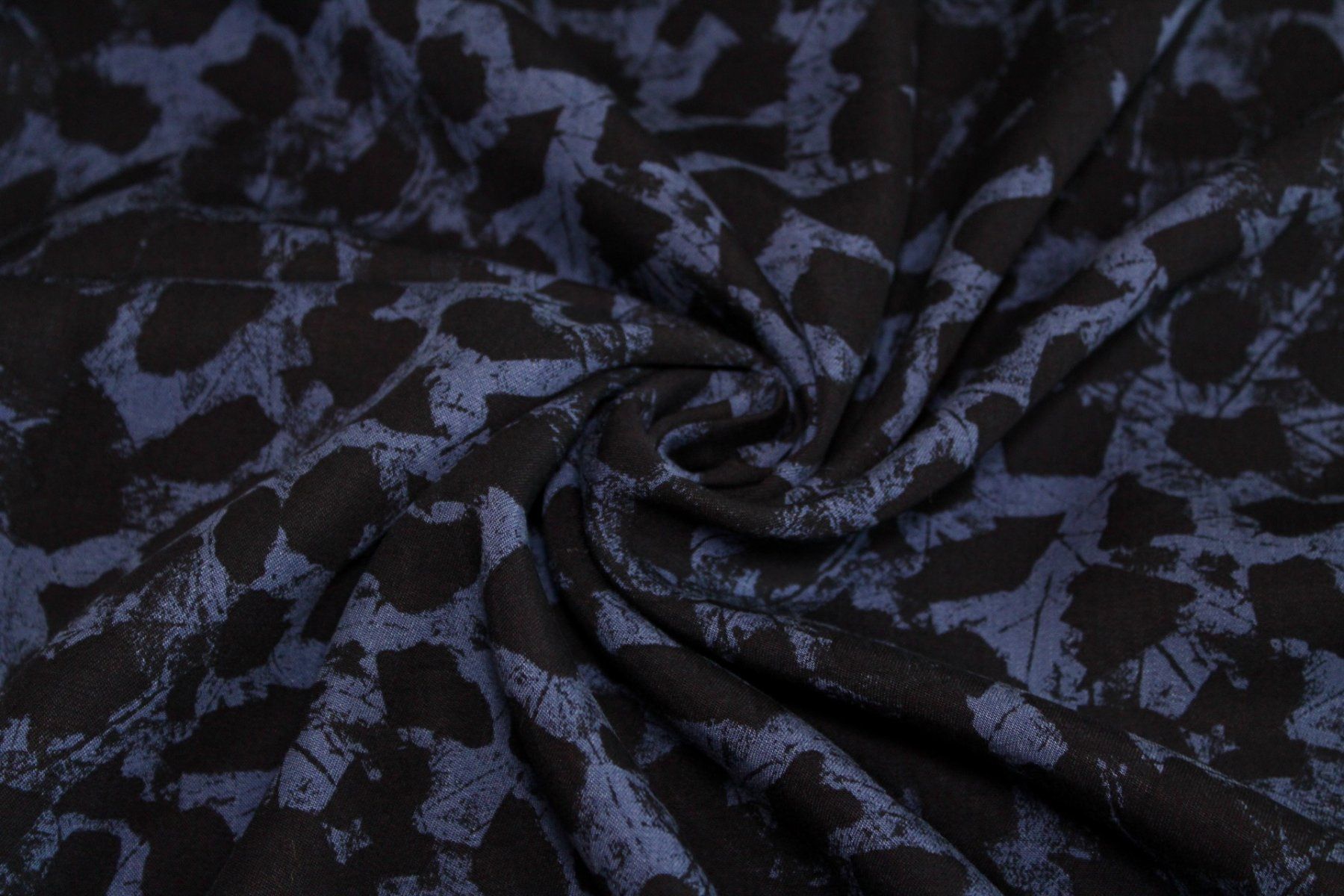 Tessuti: Stoff Kleiderstoff Viscose blau/schwarz – Nuovo (secondo la descrizione) da Obfelden venduto da solomon111 1