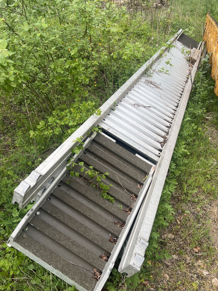 Auffahrrampen: Baumaschinen Rampen 7m 15t – Gebraucht aus Egg b. Zürich von SwissTradingAgency