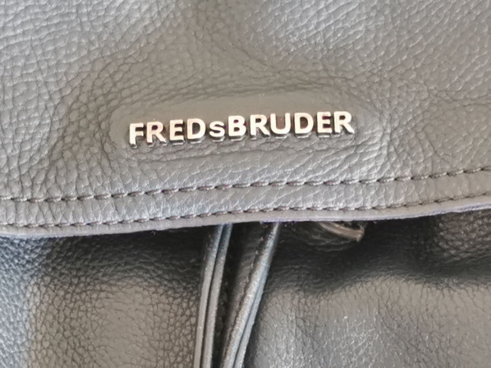 Taschen für Damen: Damen Leder Rucksack  – Gebraucht aus Schlieren von vlalif 1
