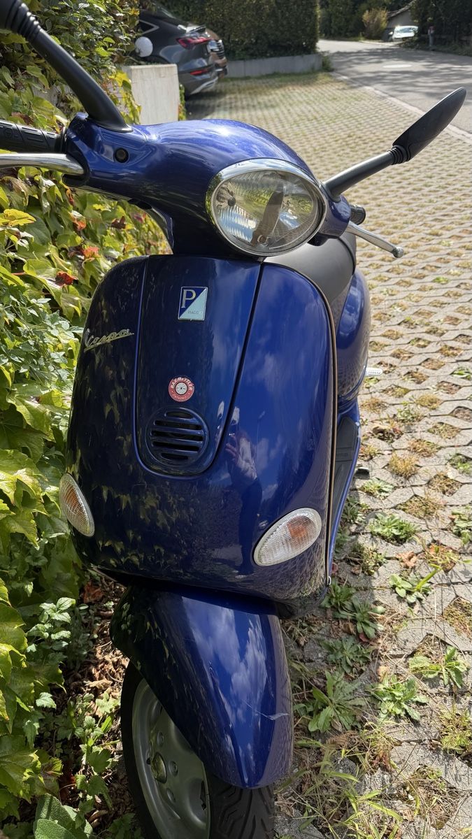 Vespa Scooter: Vespa ET4 125, dunkelblau – Usato da Bassersdorf venduto da lara.hossmann
