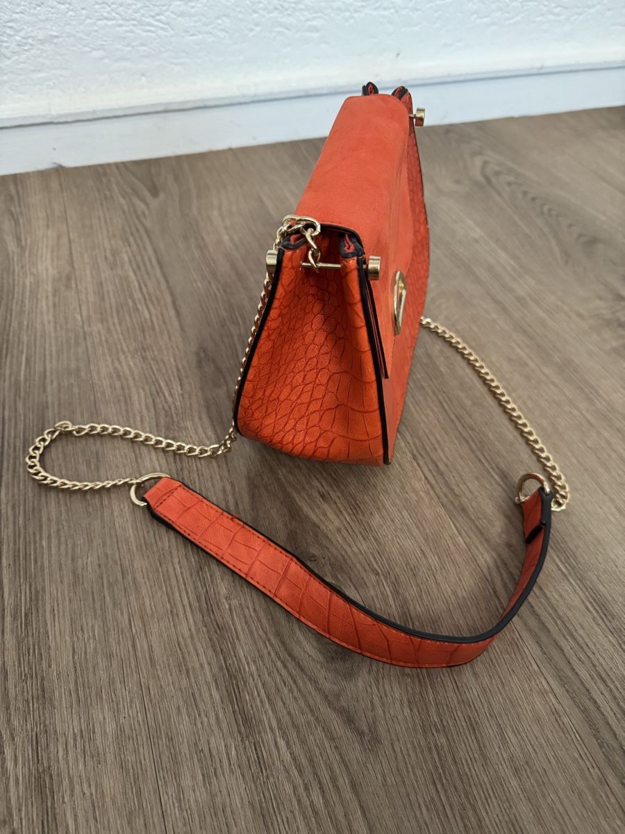 Taschen für Damen: New Look Tasche Umhängetasche orange – Gebraucht aus Fislisbach von KolibriSecondhand 1