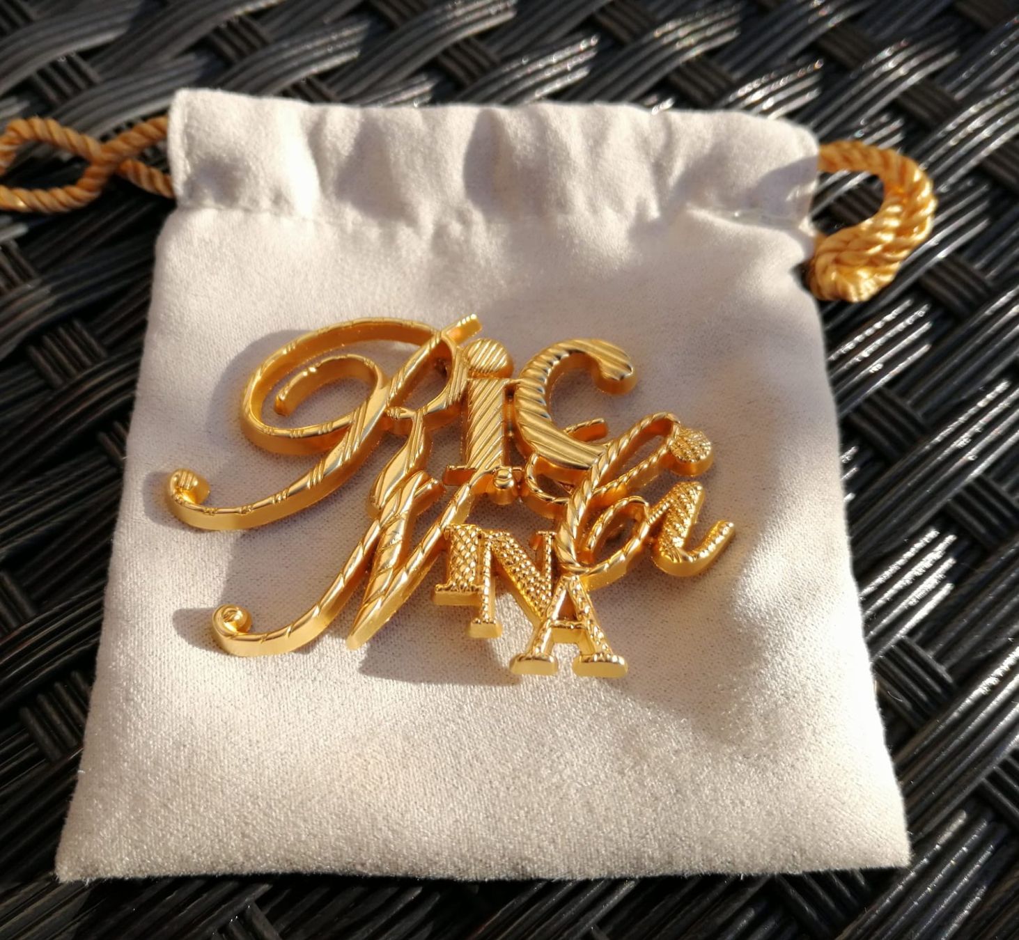 Nina Ricci Spille & Fermagli: Brosche Original  Logo von Nina Ricci – Usato da Winterthur venduto da Jopf1 3