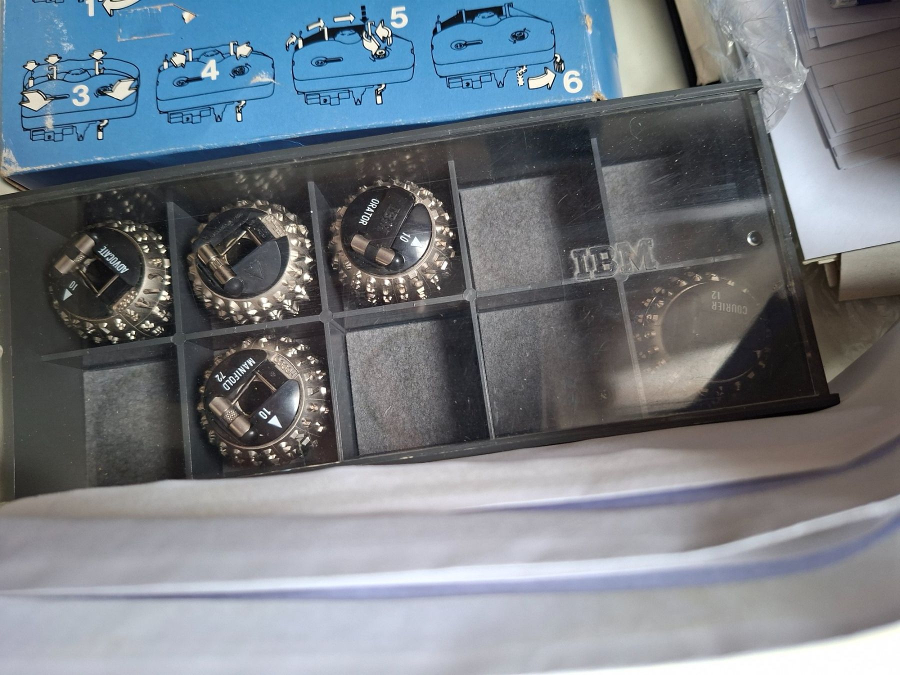 Macchine da scrivere: Schreibmaschine – Usato da Etzwilen venduto da 3ei_5rty 1