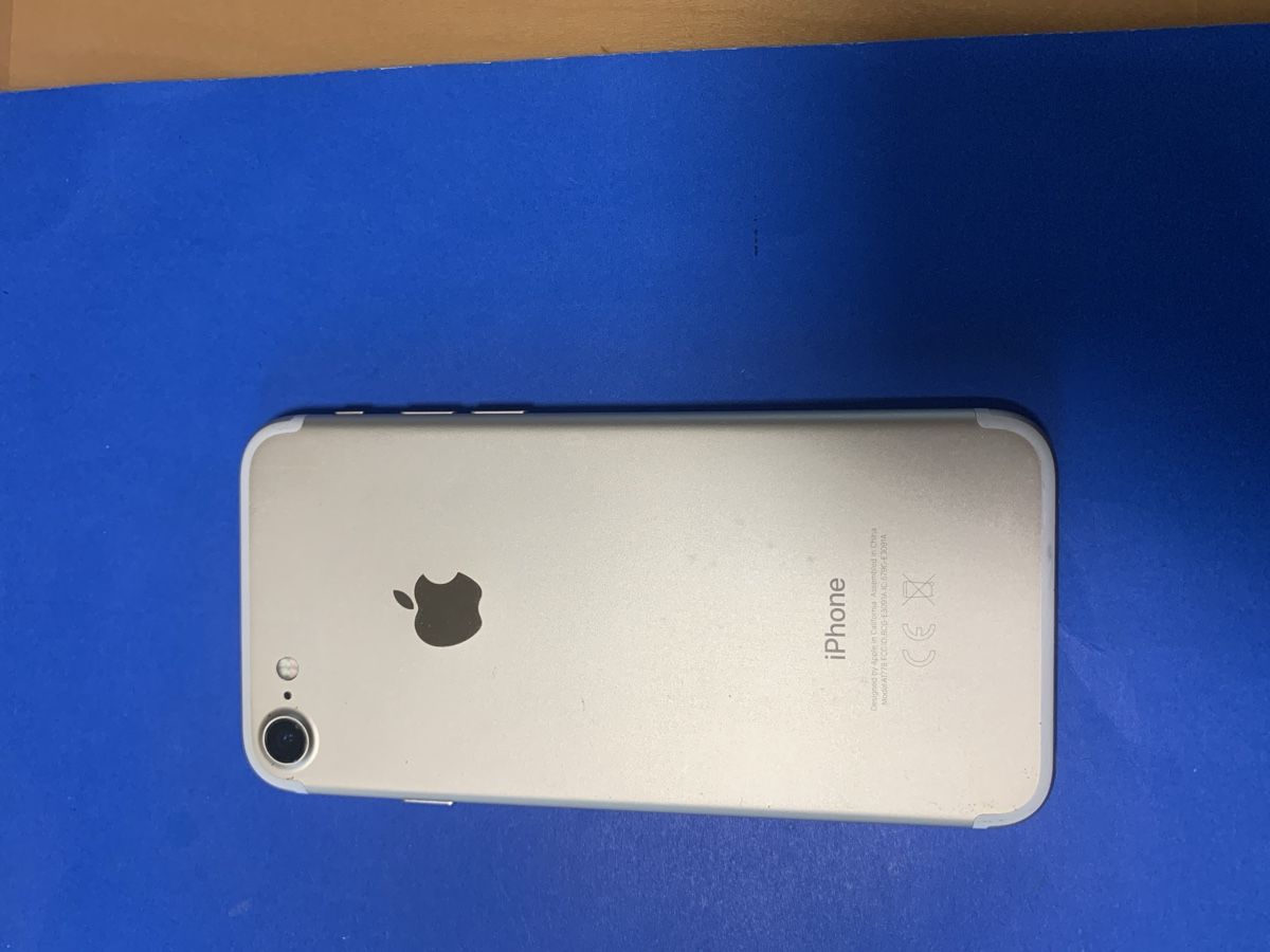 Apple Handys / Smartphones: iPhone 7 32Gb (2) – Gebraucht aus Bremgarten AG von  8
