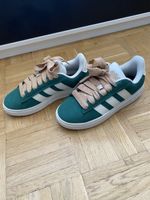 Paire de chaussures Adidas 