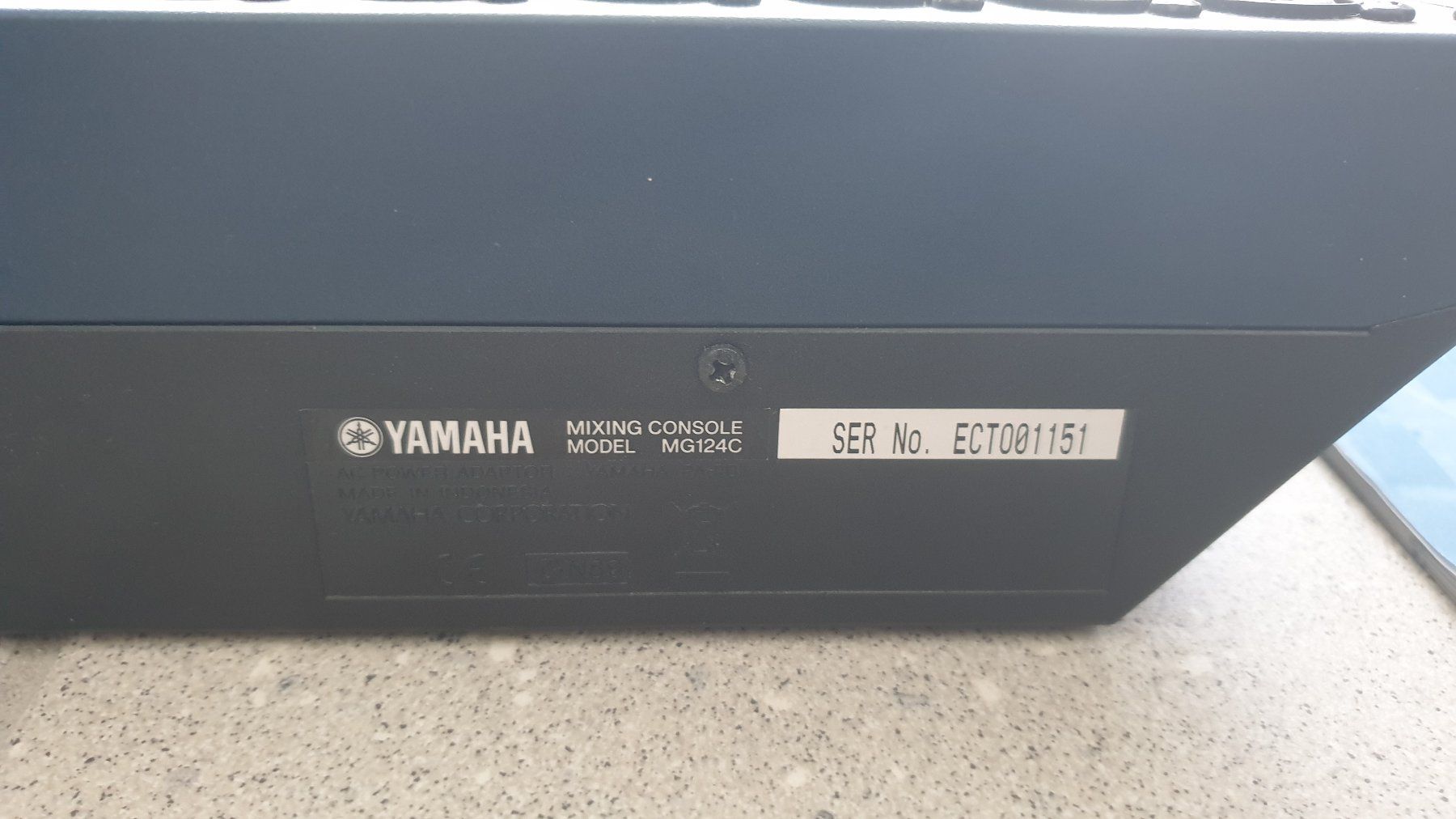 Yamaha Console di mixaggio: Mischpult YAMAHA Mixing Console MG124C – Usato da Stäfa venduto da Supertramp73 9
