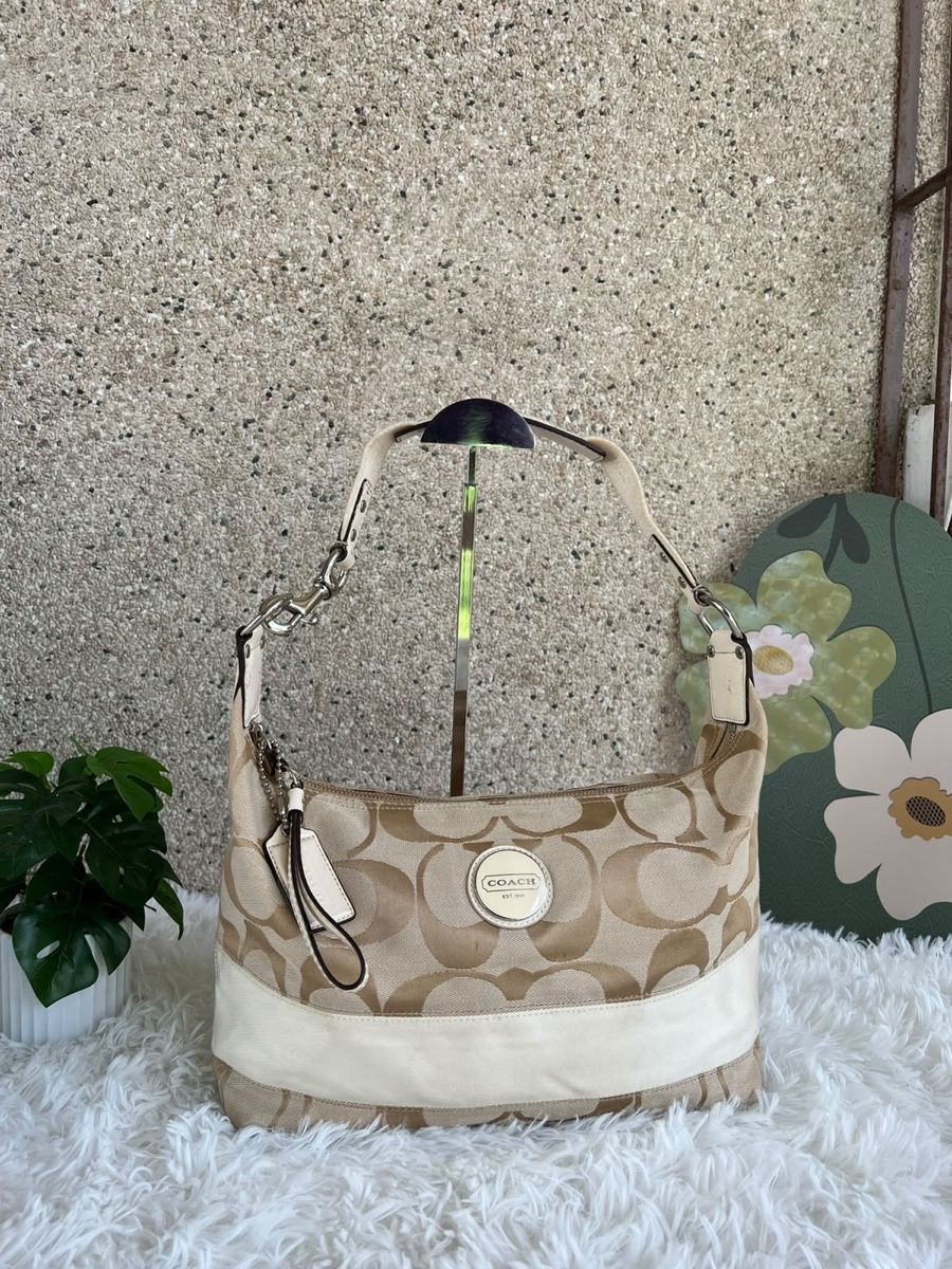 Coach Borse da donna: Coach Hobo Tasche Monogram Canvas Beige Leder 38cm Breit – Usato da Eggenwil venduto da CNSRVINTAGE