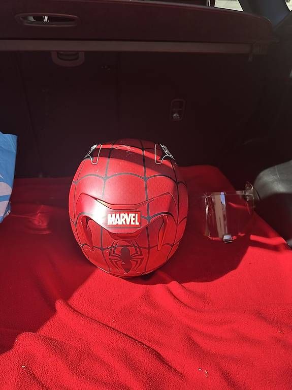 Casques & visières: Helm Marvel  – D'occasion à Basel par Oezguen 2