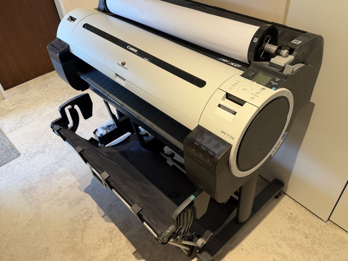 Canon Imprimantes: Grossformatdrucker Canon imagePROGRAF iPF770 gebraucht – D'occasion à Ins par Madhoc 2
