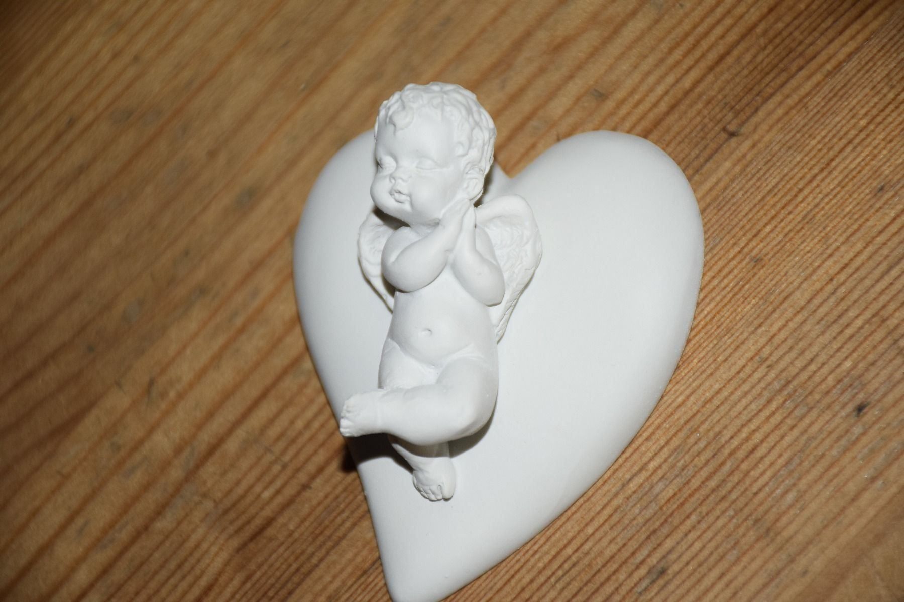 Statuette: Engeli auf Herz Nr. 2 liegend – Nuovo e nell'imballaggio originale da Wetzikon ZH venduto da Wetzicardo25 6