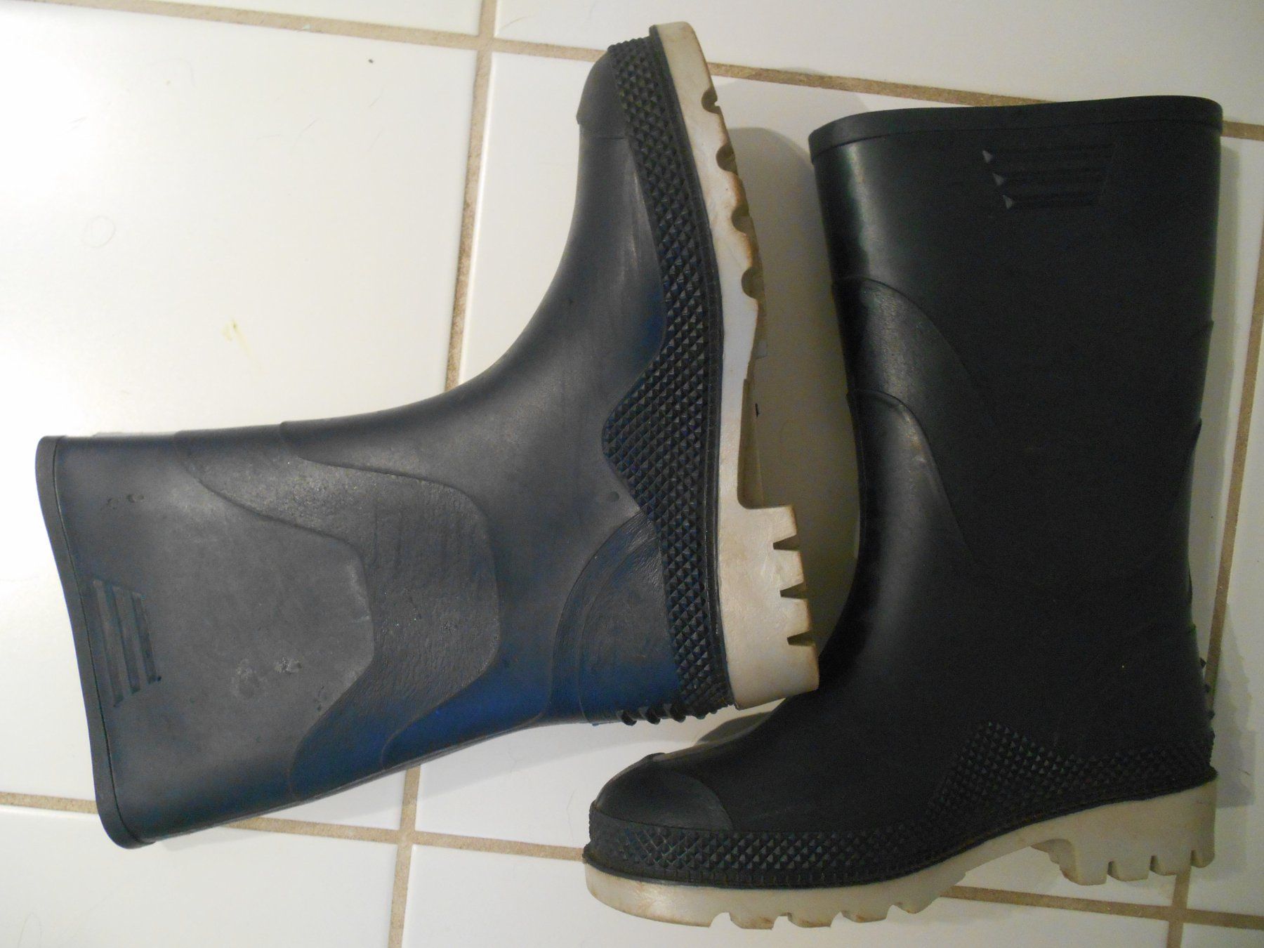 Scarpe per ragazzi: Gummistiefel Gr. 33 – Usato da Nussbaumen AG venduto da Sumopi 2