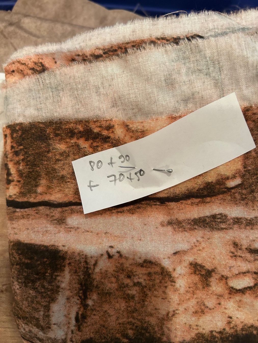 Stoffe: Stoff Ziegelmauer, täuschend echt! – Neu (gemäss Beschreibung) aus Au SG von Nadel04 1