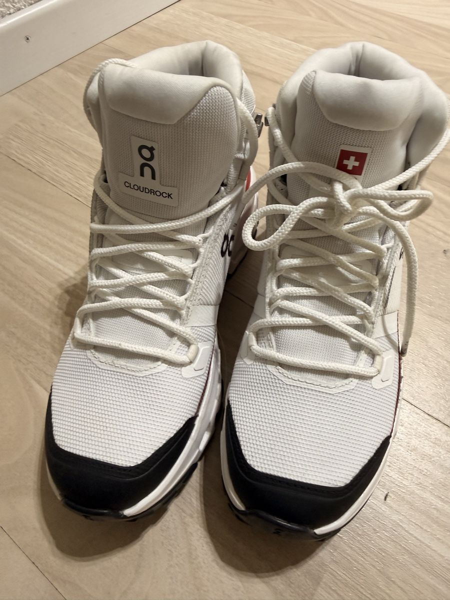 On Scarpe da donna: Neue On Cloudrock WP Olympic ATH boot 37.5 – Nuovo (secondo la descrizione) da Stallikon venduto da micimaci2 1