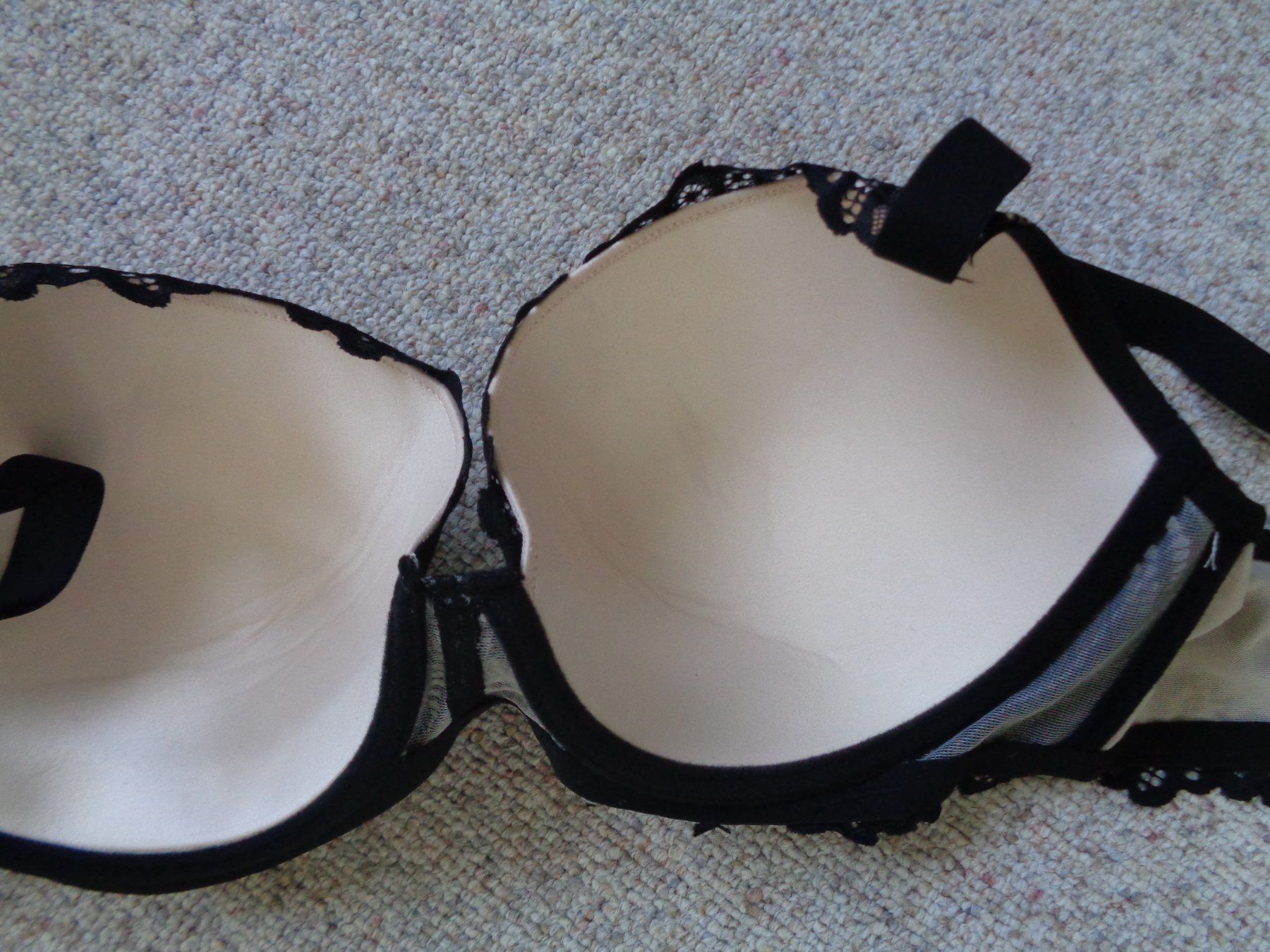 Autres dessous: Push up Bügel BH 95D schwarz – Neuf avec emballage d'origine à Langenbruck par Gumsi 3