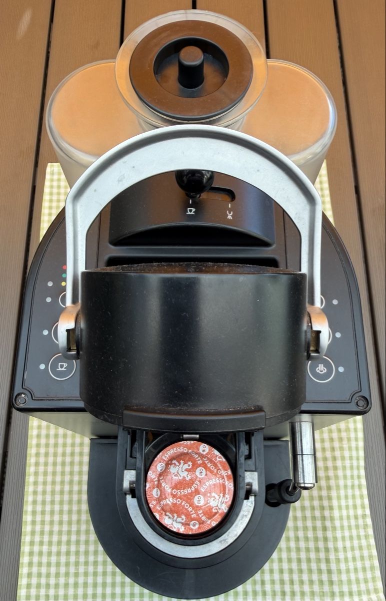 Nespresso Kaffeemaschinen & Espressomaschinen: Nespresso ES 80 Pro – Gebraucht aus Lätti von hresel 2