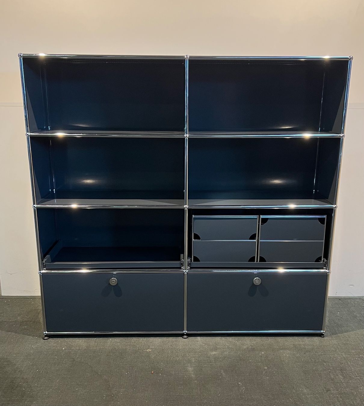 USM Regale: 008 USM Haller Möbel 2x4 – Gebraucht aus Wangen an der Aare von TBYN