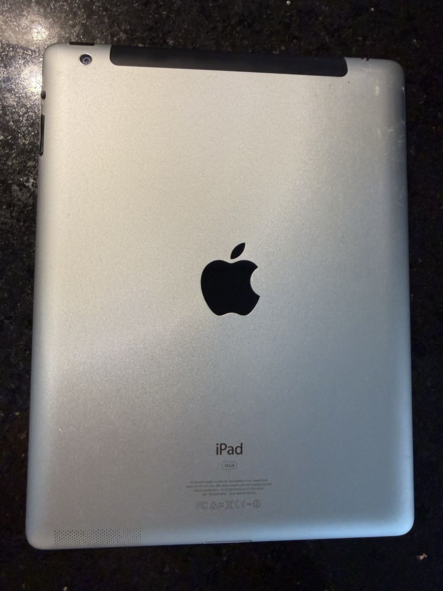Apple Tablet PC: Ipad A1430 – Gebraucht aus Zug von KoSaZ 1