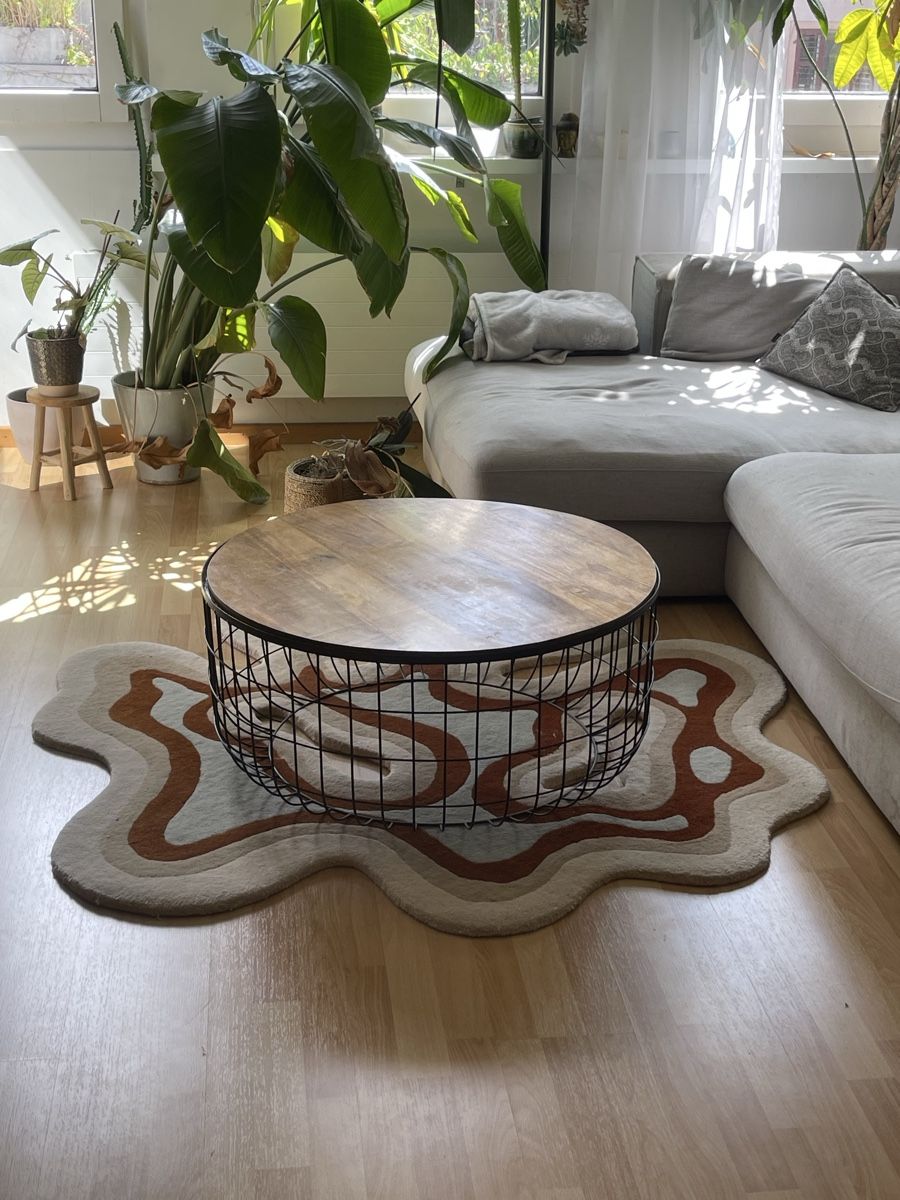 Tavoli: Schöner Couchtisch mit Holzplatte – Usato da Zürich venduto da stevesrs