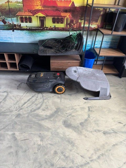 Tagliaerba: Rasen Roboter Cub Cadet XR2 2000 – Usato da Rothrist venduto da Bazo69 1