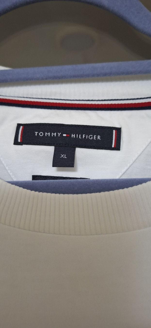 T-shirt: hilfiger t shirt – Usato da Aesch BL venduto da Pendrive 1