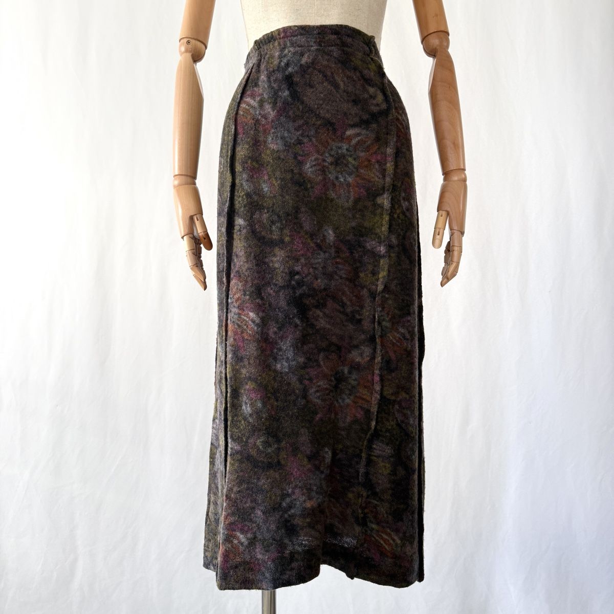 Rundholz Gonne: RUNDHOLZ Wool Skirt – Nuovo (secondo la descrizione) da Emmen venduto da Nightingale_2022