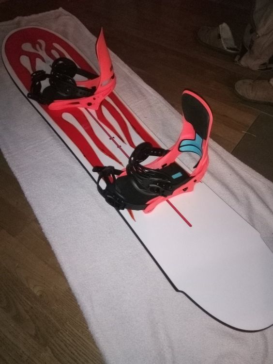 Korua Noserider Snowboard Costumized, 157cm Kaufen auf Ricardo