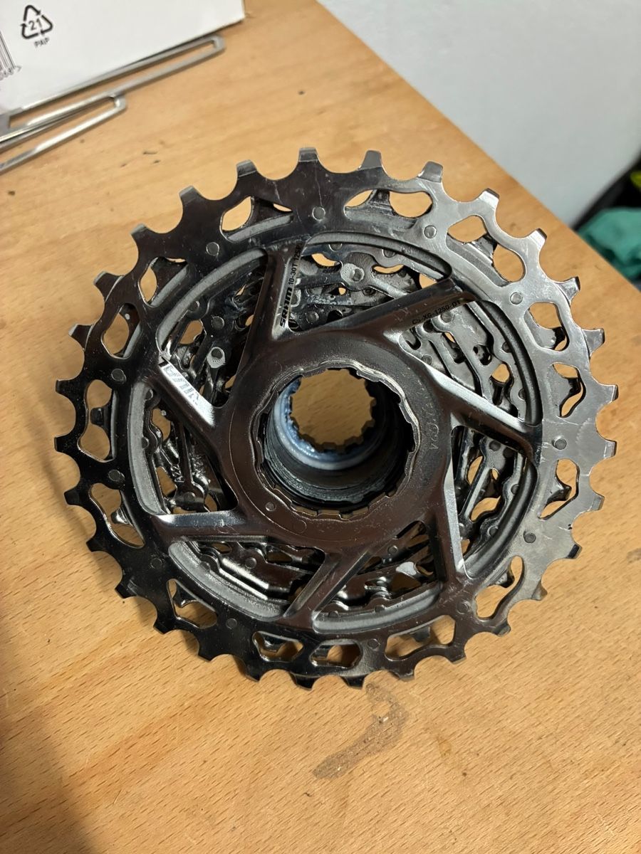 Pezzi di ricambio: Cassette 10-30t Sram 12v Rival – Usato da Evionnaz venduto da nin_c2qy 1