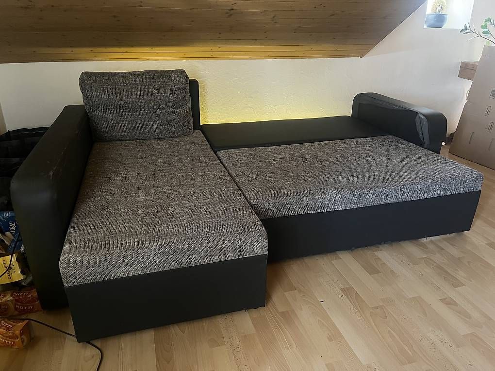 Divani: Gratis Ecksofa / Schlafsofa – Usato da Hombrechtikon venduto da Samueleonicai 1