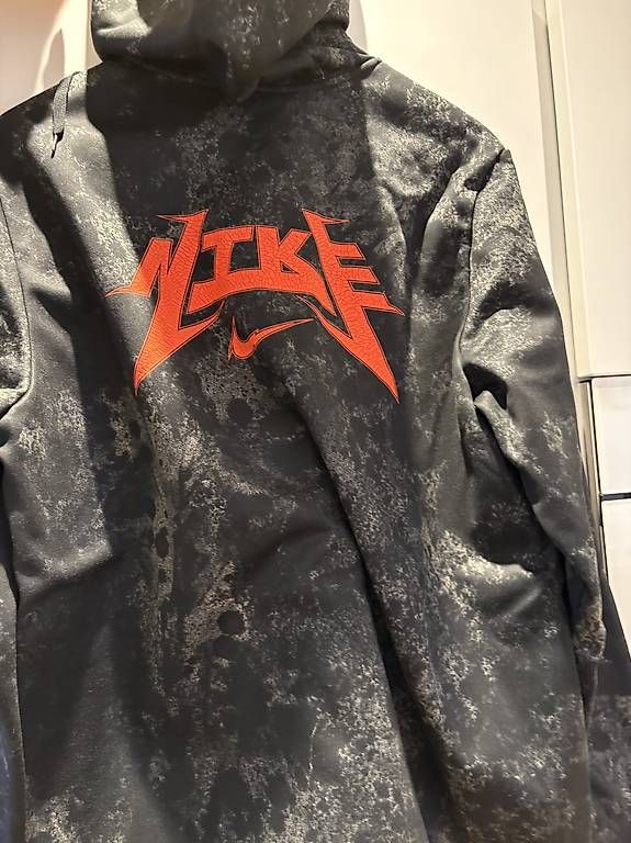 Giacche: Nike - veste Thermafit taille L – Usato da Geneve venduto da tom_d7f8 2