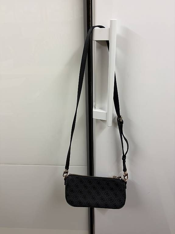 Taschen für Damen: Guess Handtasche  – Gebraucht aus Flüh von fuchssa1 2