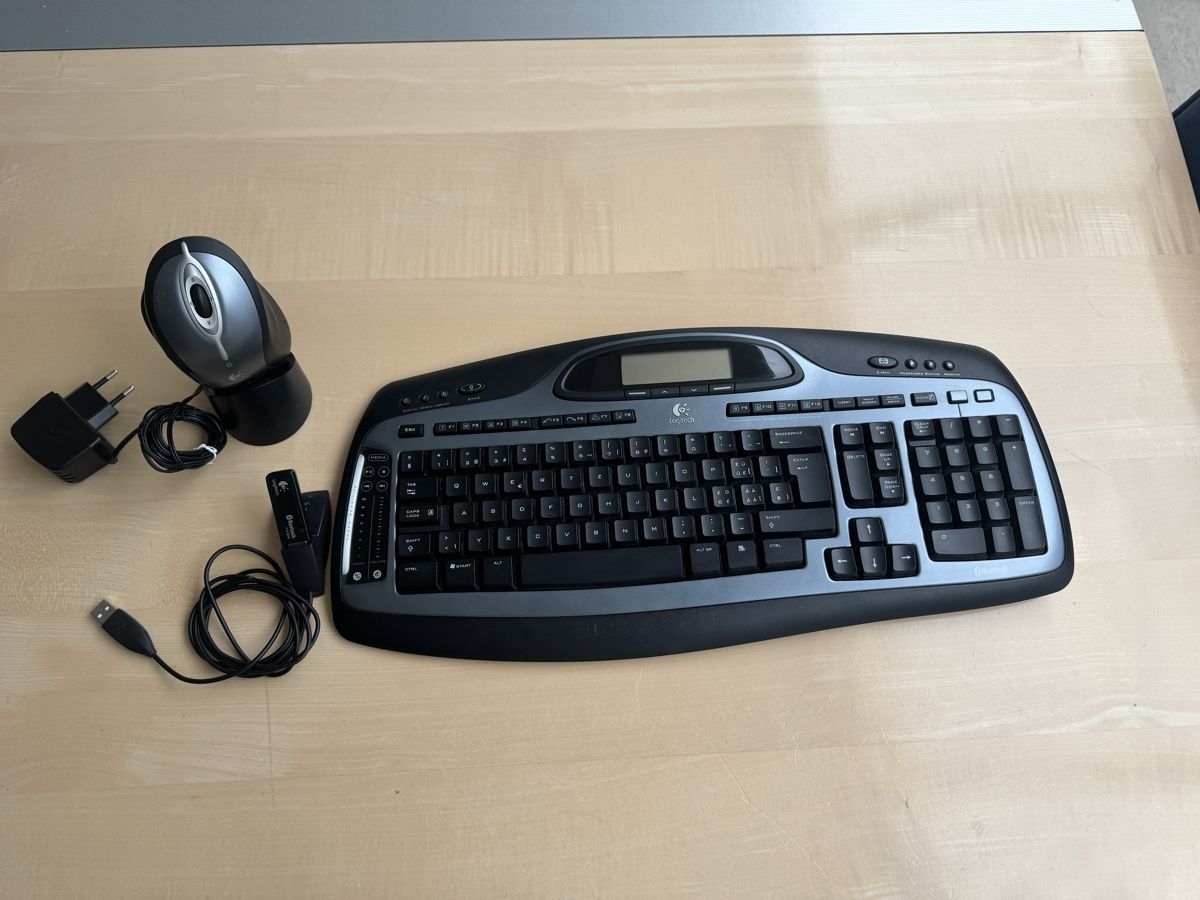 Logitech Tastiere: Logitech Tastatur Maus Set MX Laser – Usato da Schwyz venduto da Luz20
