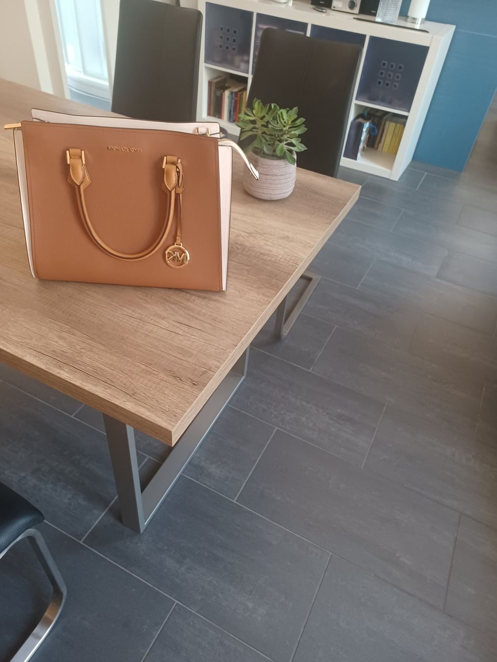 Michael Kors Sacs femmes: Tasche Michael Kors – D'occasion à Ascona par ele_m7qw