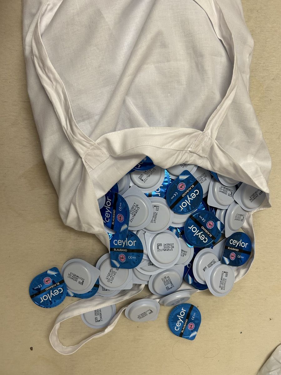 Durex Prevenzione: kondome 265 stk durex – Nuovo e nell'imballaggio originale da Zürich venduto da 11Zitronenfalter