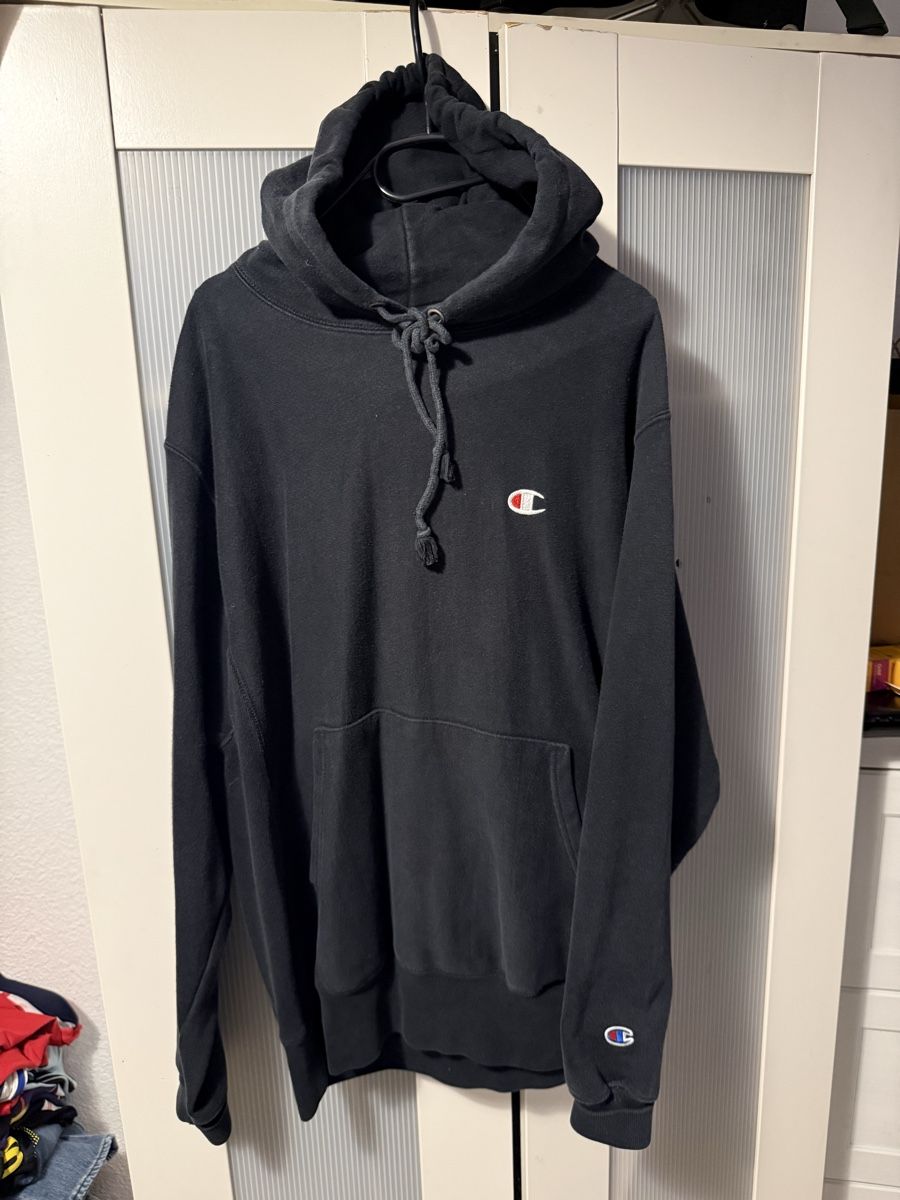 Champion Maglioni & Felpe: Sweat à capuche Champion Reverse Weave noir taille M – Usato da Lausanne venduto da D.Kneuss