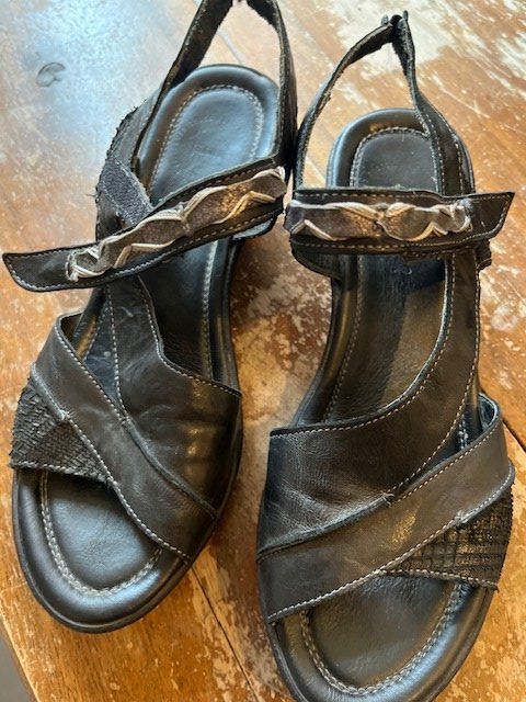 Think Scarpe da donna: Sandales en cuir Think! - taille 38 – Nuovo (secondo la descrizione) da Genève venduto da marygeneva