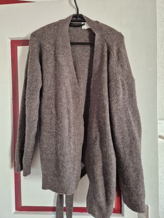 H&M Strickjacke  XL braun mit Bindegürtel guter Zustand