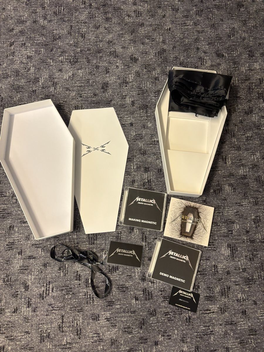 CD: Metallica Death Magnetic CD Box Set – Usato da Brütten venduto da Swerman1984