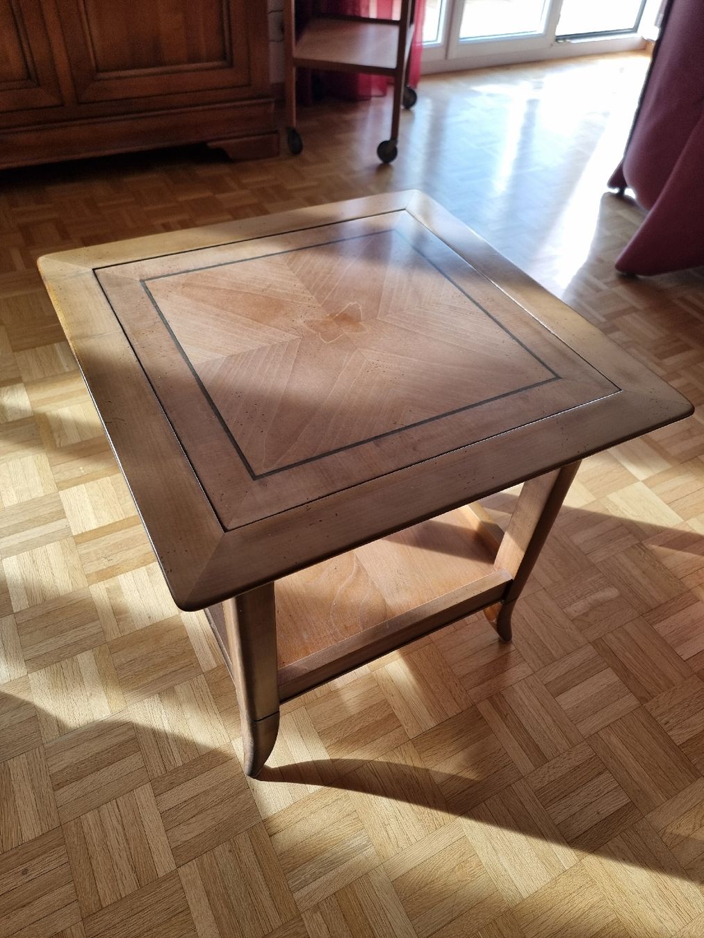 Tavoli: Table d'appoint en merisier massif style Louis Philippe  – Usato da Bevaix venduto da Lemana