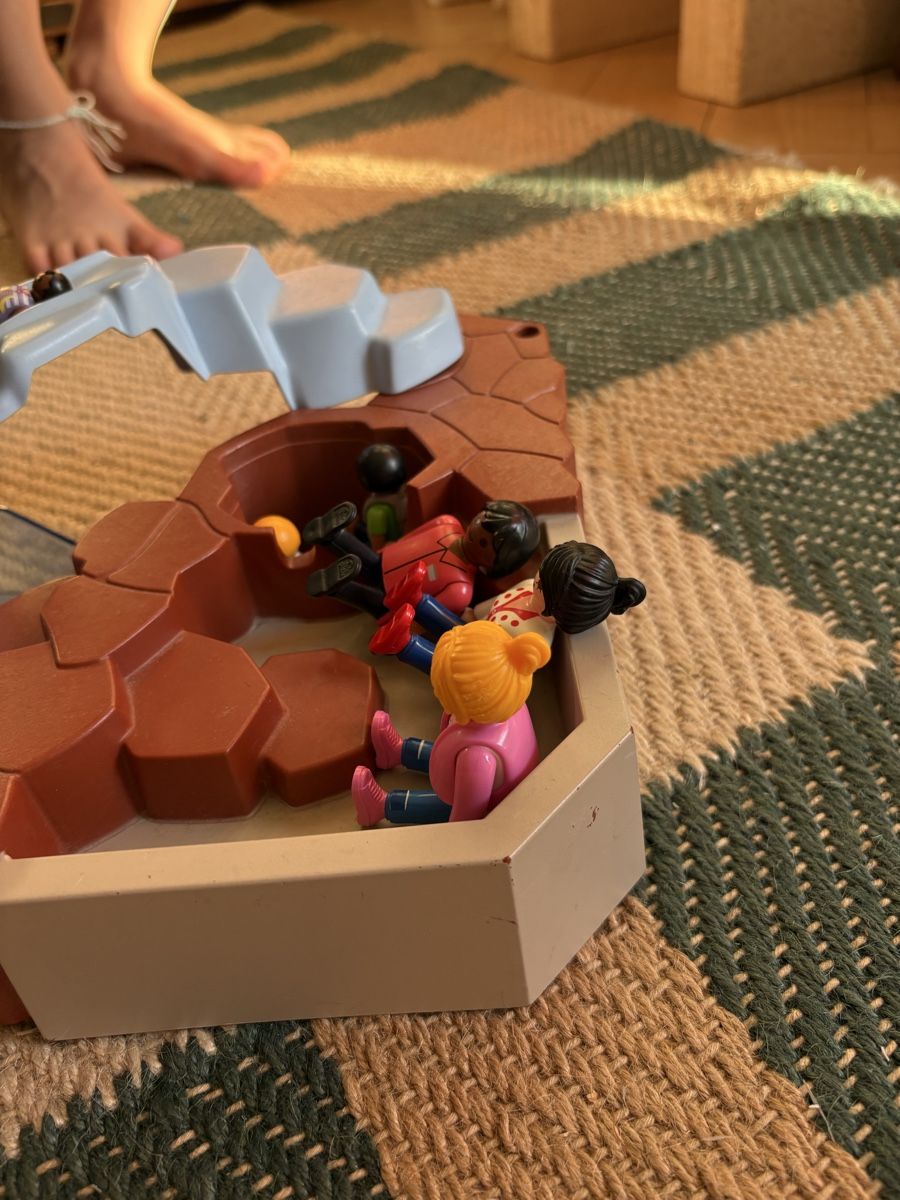 Playmobil Spielzeuge: Playmobil figures and mountain swimming pool – Gebraucht aus Zürich von jlevystrasser 1