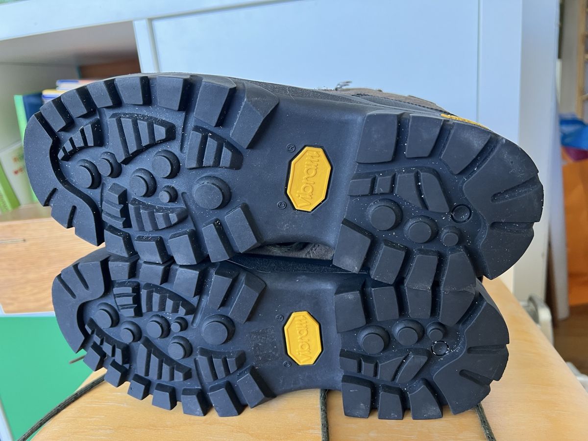 Scarpe da uomo: Robuste Leder Wanderstiefel mit dicker Sohle – Nuovo e nell'imballaggio originale da Basel venduto da Kasodra 3