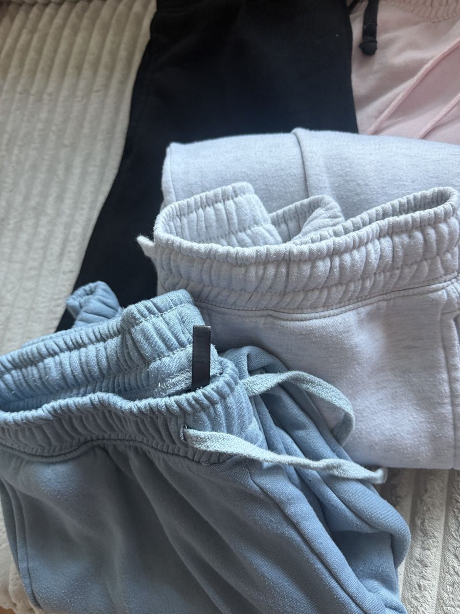 Lots de vêtements: Chiccore Trainerhose grösse M 4 Stück – D'occasion à Witterswil par gsc_z6ts 2