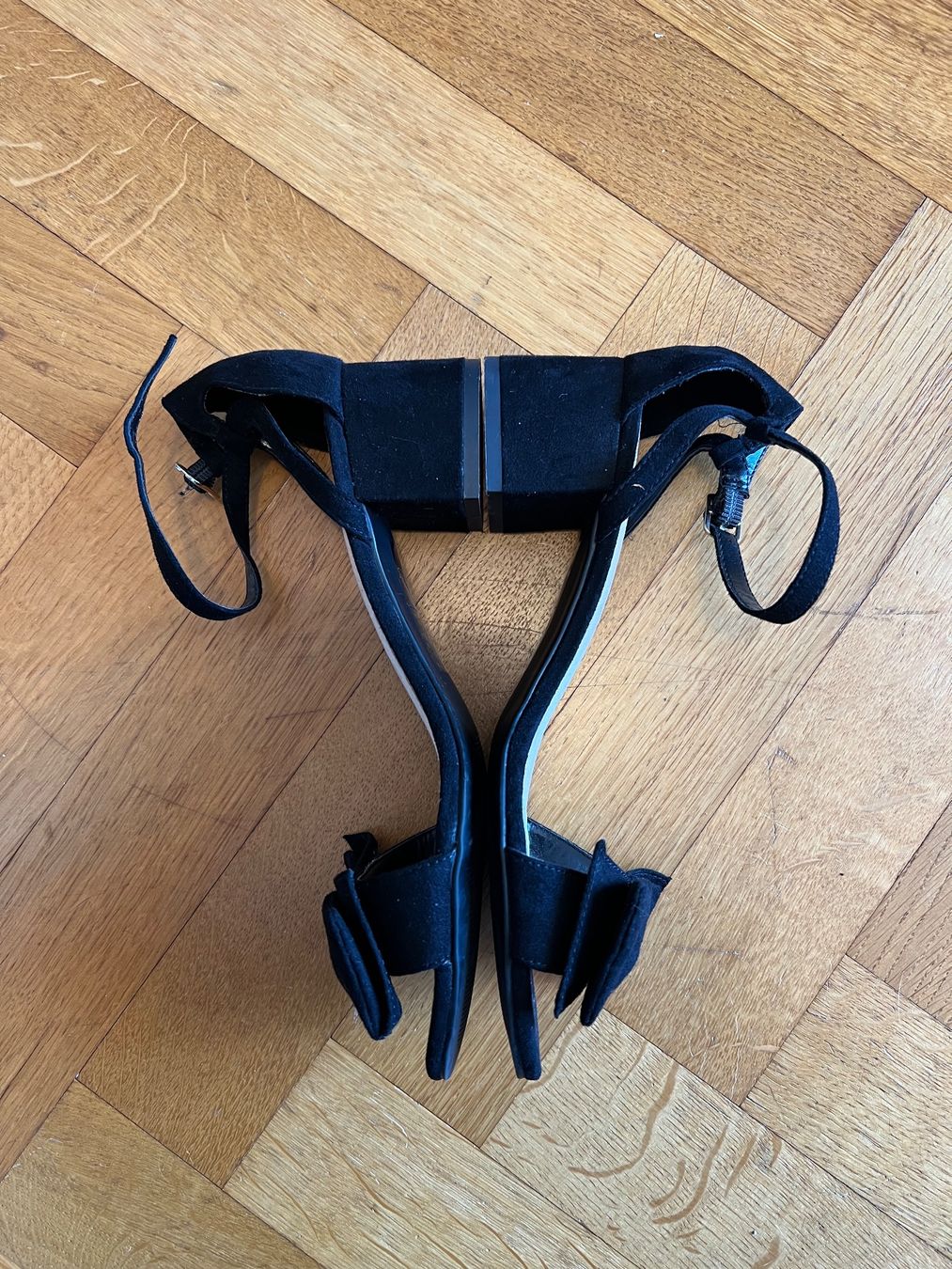 La Redoute Damenschuhe: Sandales à noeuds noires 38 – Neu (gemäss Beschreibung) aus Neuchâtel von Thesebootsaremadeforwalking 1