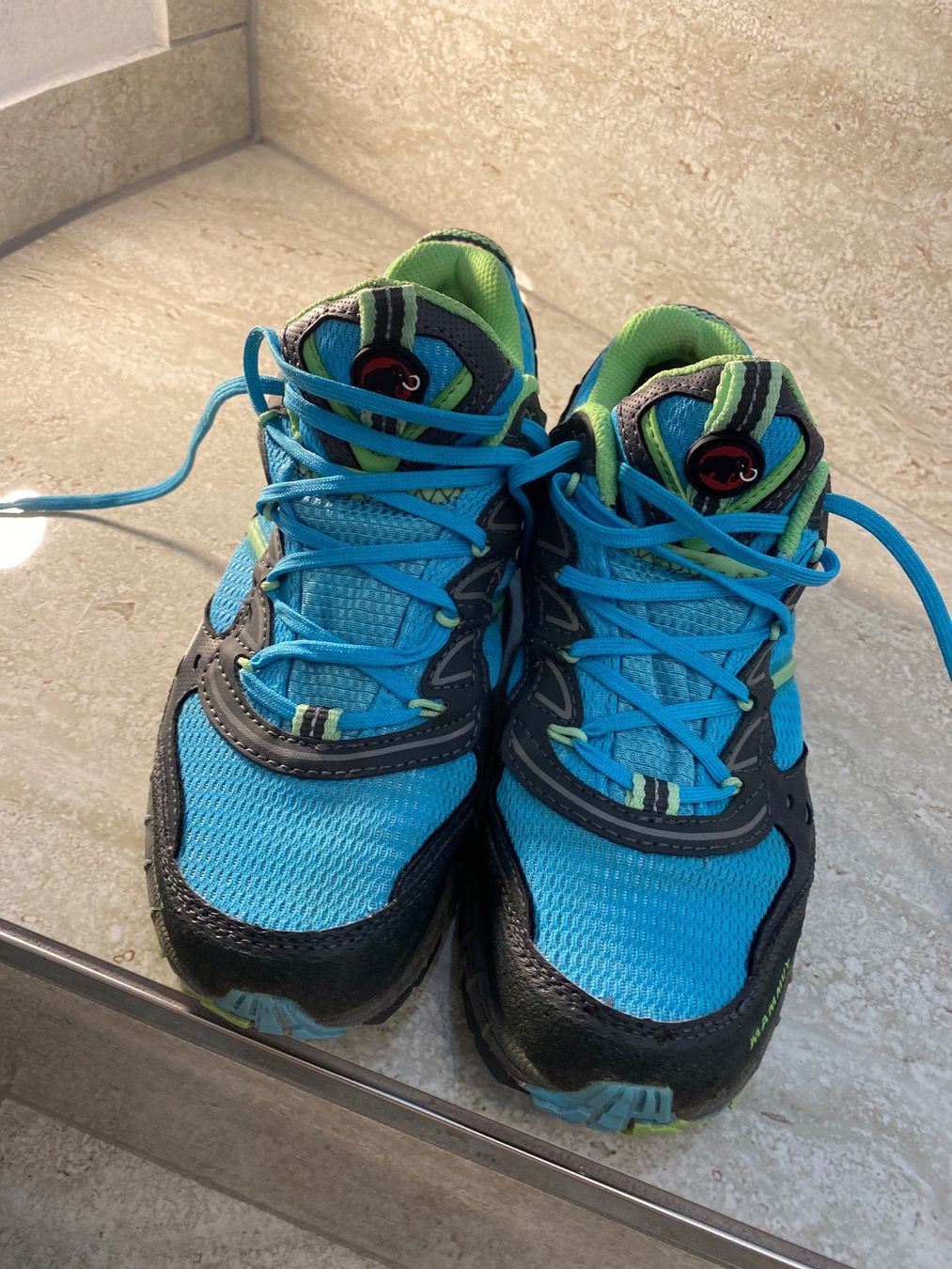 Mammut Chaussures femmes: Mammut Wanderschuhe Trekkingschuhe Gr 37.5 – D'occasion à Birrwil par Bendegriz