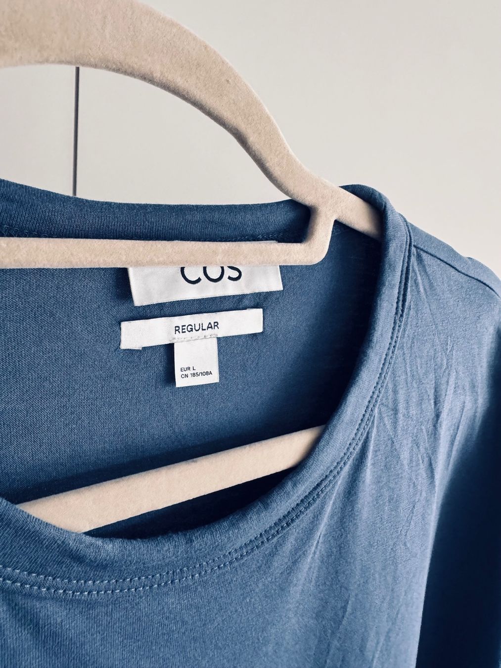 Cos T-shirt: COS T-Shirt Blau Gr. L – Nuovo (secondo la descrizione) da Ennetbaden venduto da DanielCPH 1